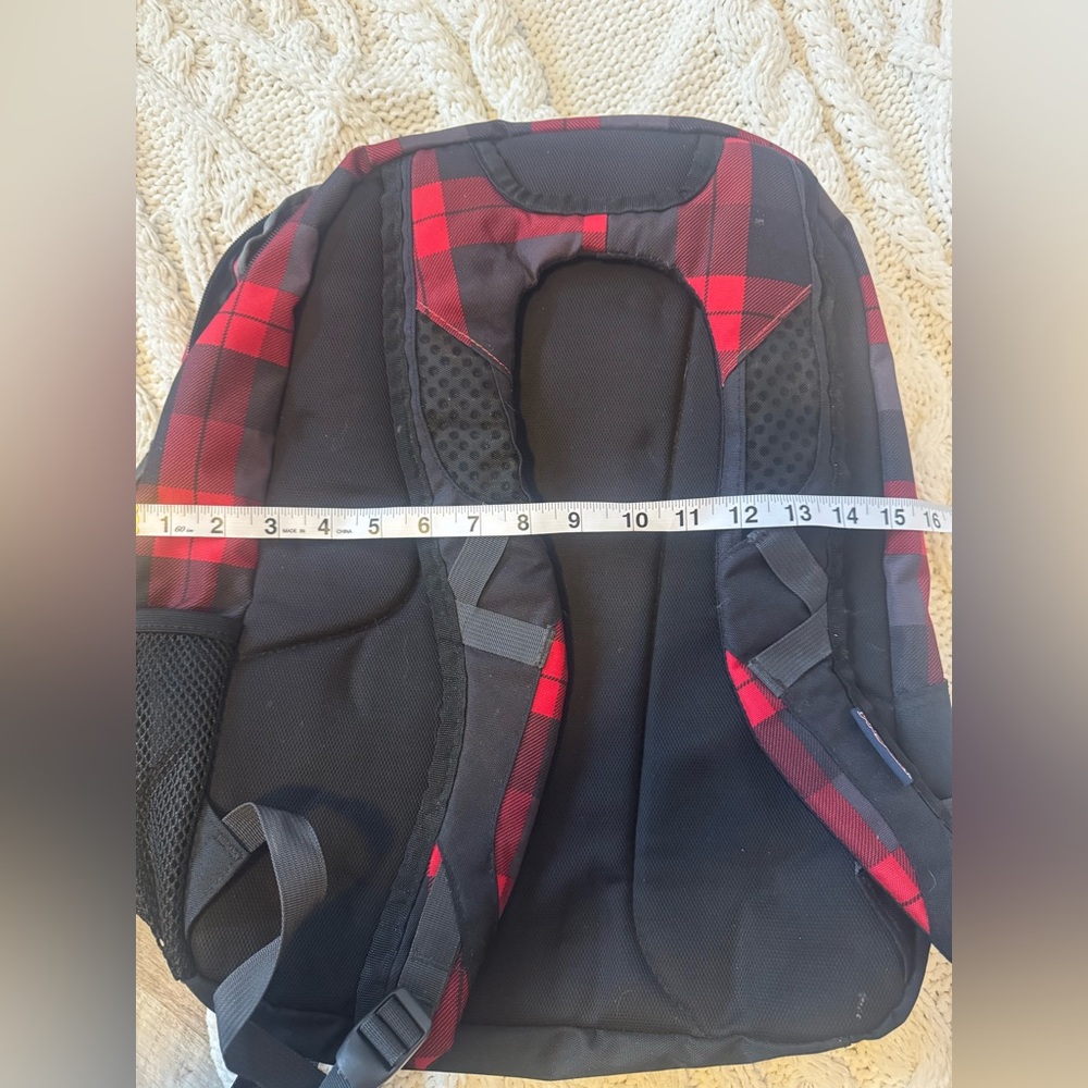 Jansport backpack like new red and black plaid w 2 main pockets + small front - Picture 11 of 11